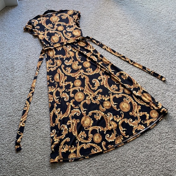 ✨Arabella Maxi Dress✨ - Picture 13 of 13